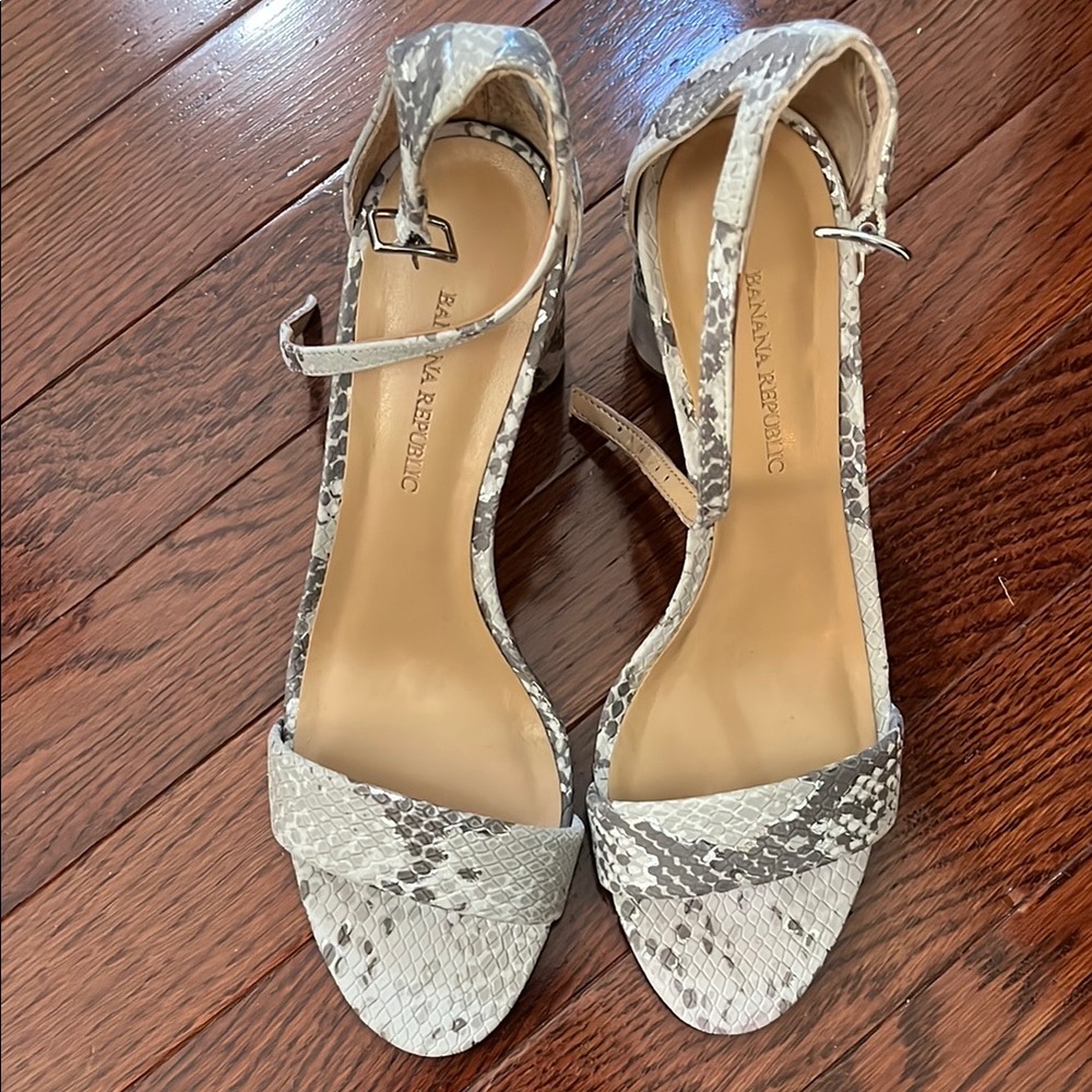 Banana Republic Women's Snakeskin Sandals - Gray
